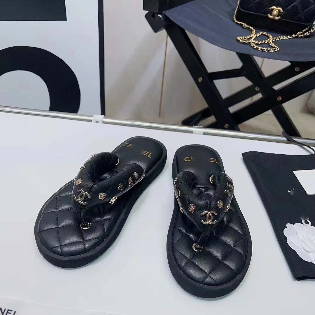 CL ss23 Full Logo flip flops