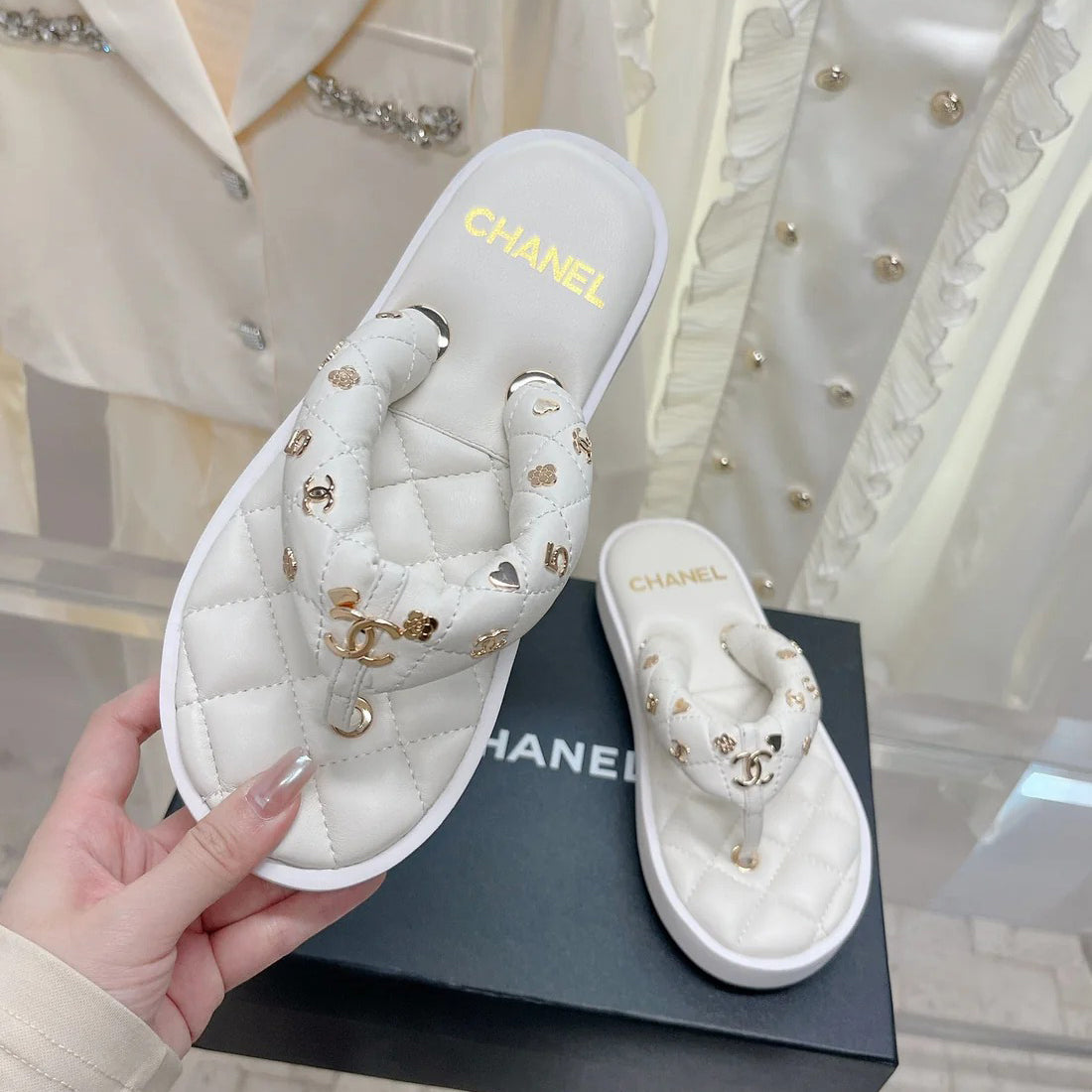 CL ss23 Full Logo flip flops