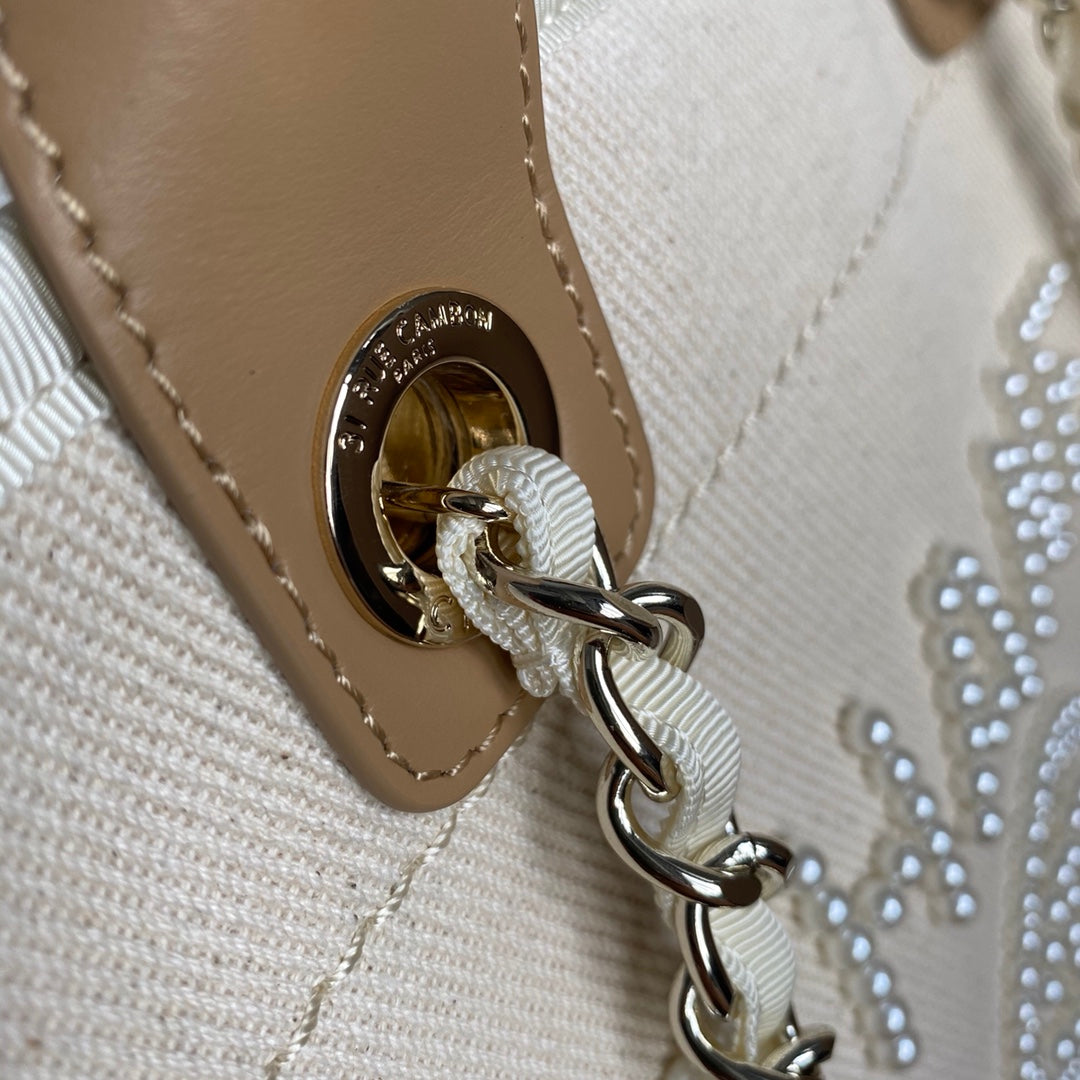 CHA Deauville Tote Tweed Bag Summer Collection White For Women 0425022502