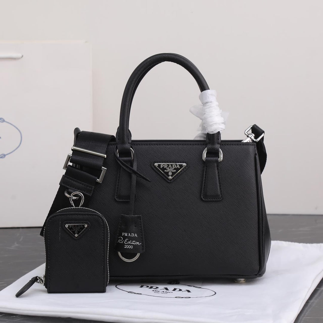 The latest hit three-in-one killer bag for women 2404082101