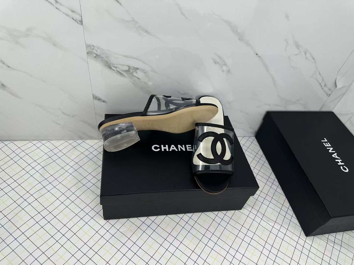 Luxury and fashionable versatile high heel sandals 0425041301