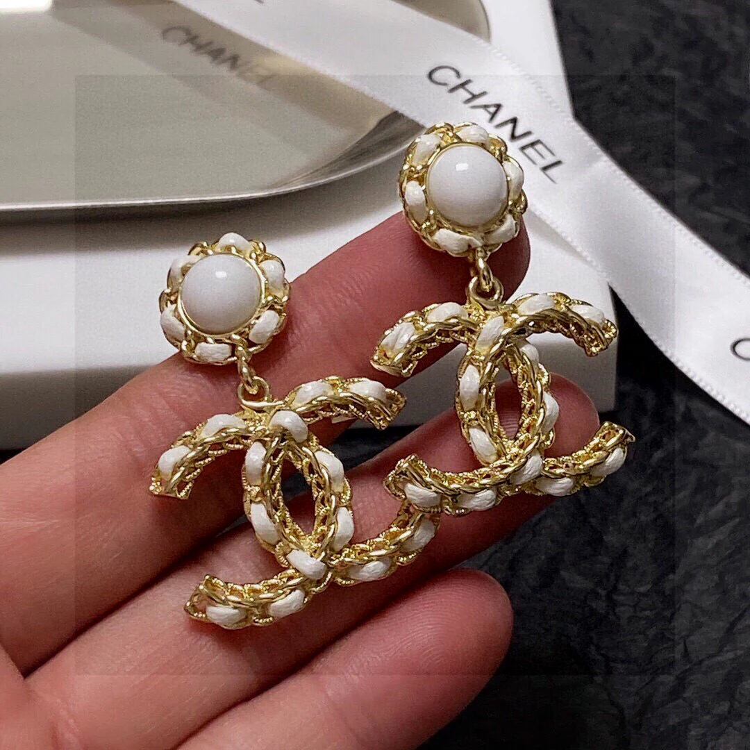 New fashionable and versatile earrings 1024072910