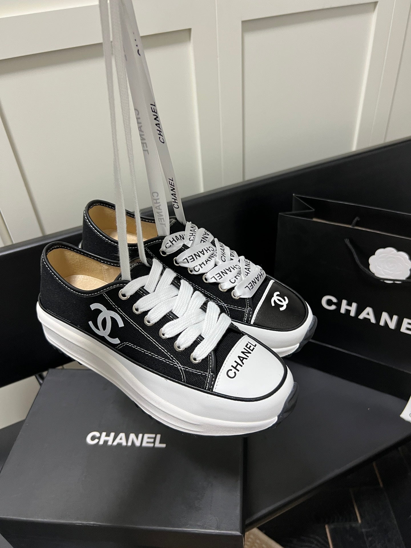 24 New CL Classic Canvas Leather Casual Shoes XC0424040705