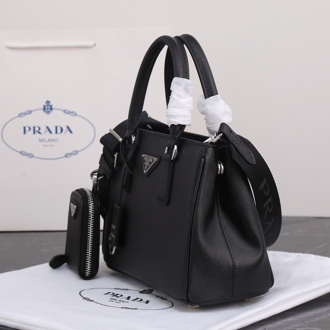 The latest hit three-in-one killer bag for women 2404082101