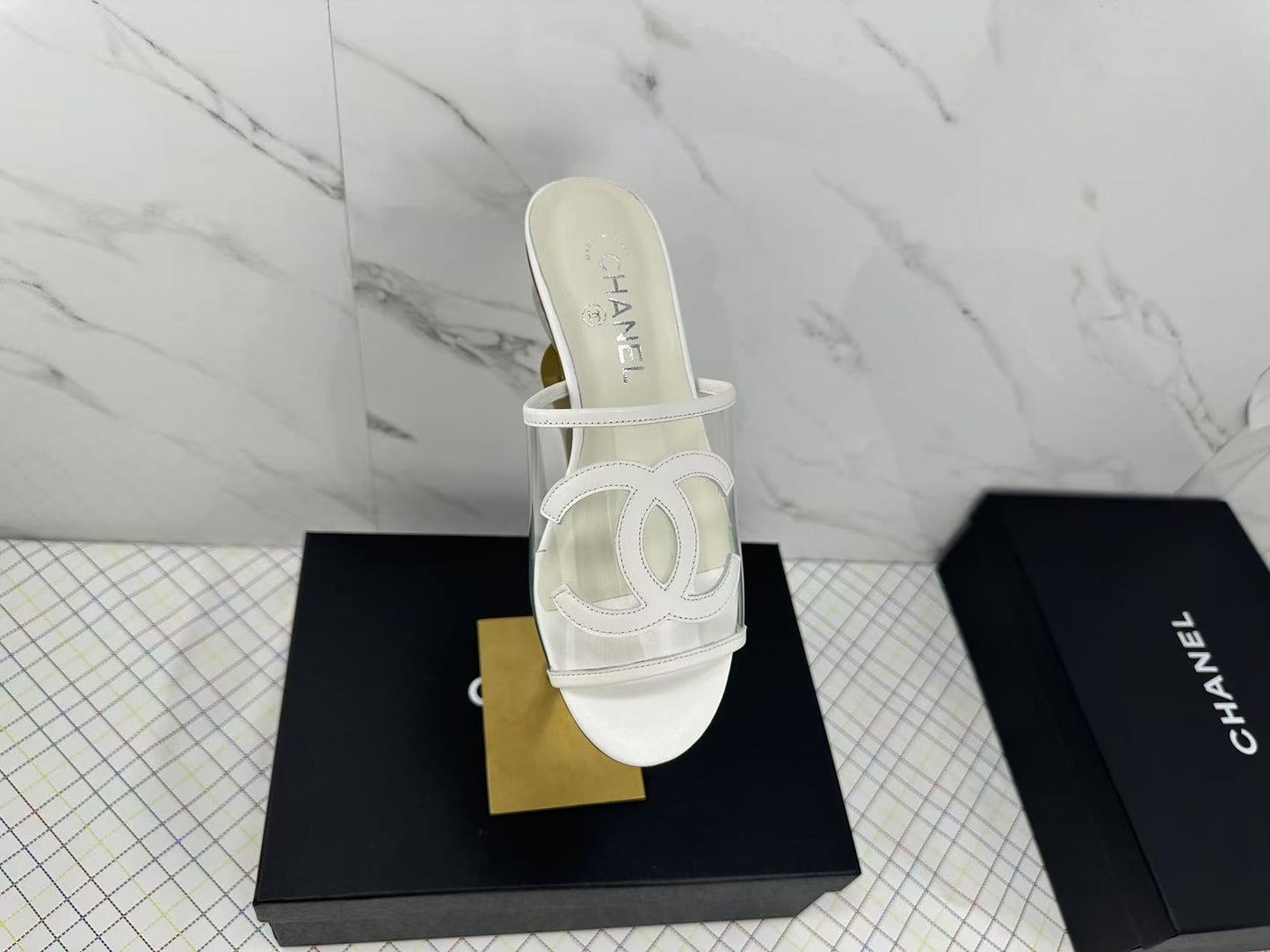 Luxury and fashionable versatile high heel sandals 0425041301