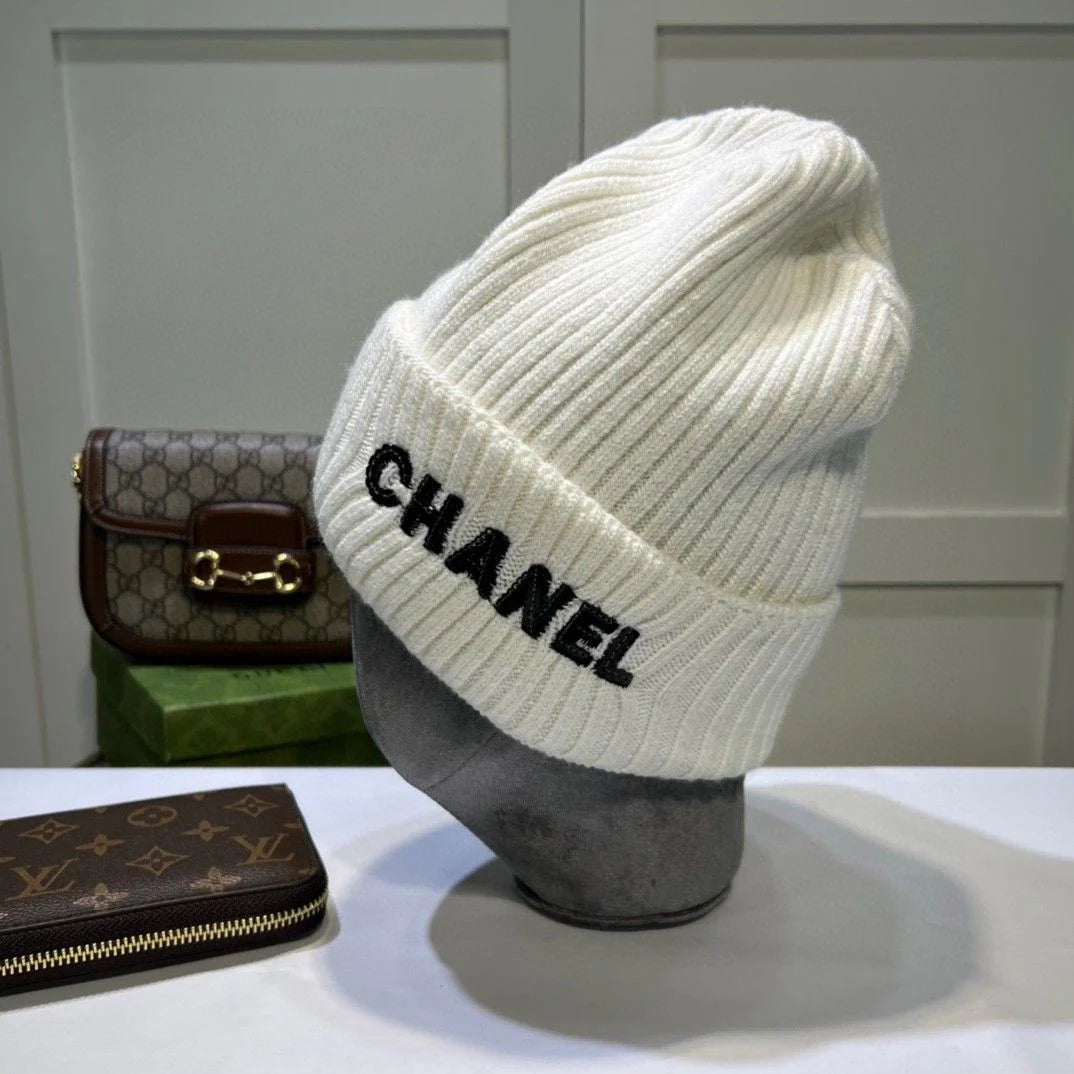 New Fashion Classic Versatile Knitted Hat 1024103106