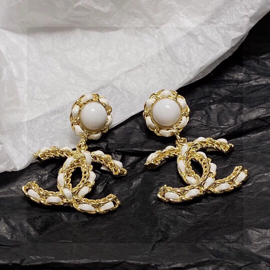 New fashionable and versatile earrings 1024072910