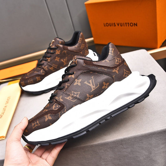 New Luxury V-pattern Sole Sneakers 0424081504