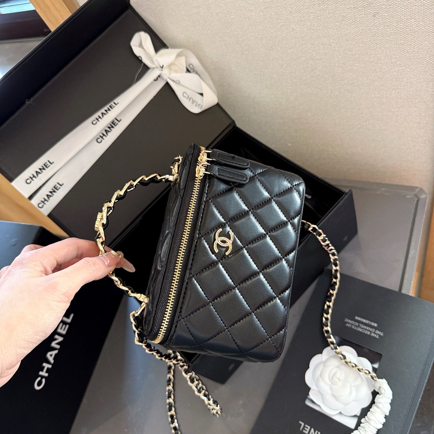 CHA Small Vanity Case Black For Women 0425031912