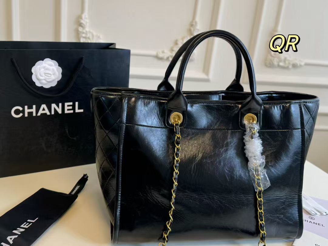 CHA Leather Large Shopping Tote Bag 04250032601
