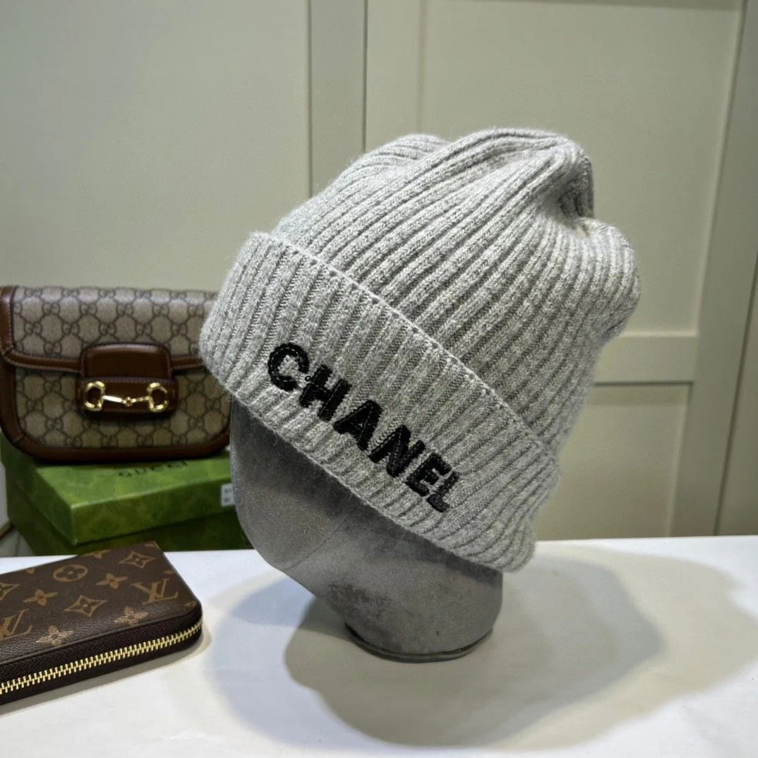 New Fashion Classic Versatile Knitted Hat 1024103106