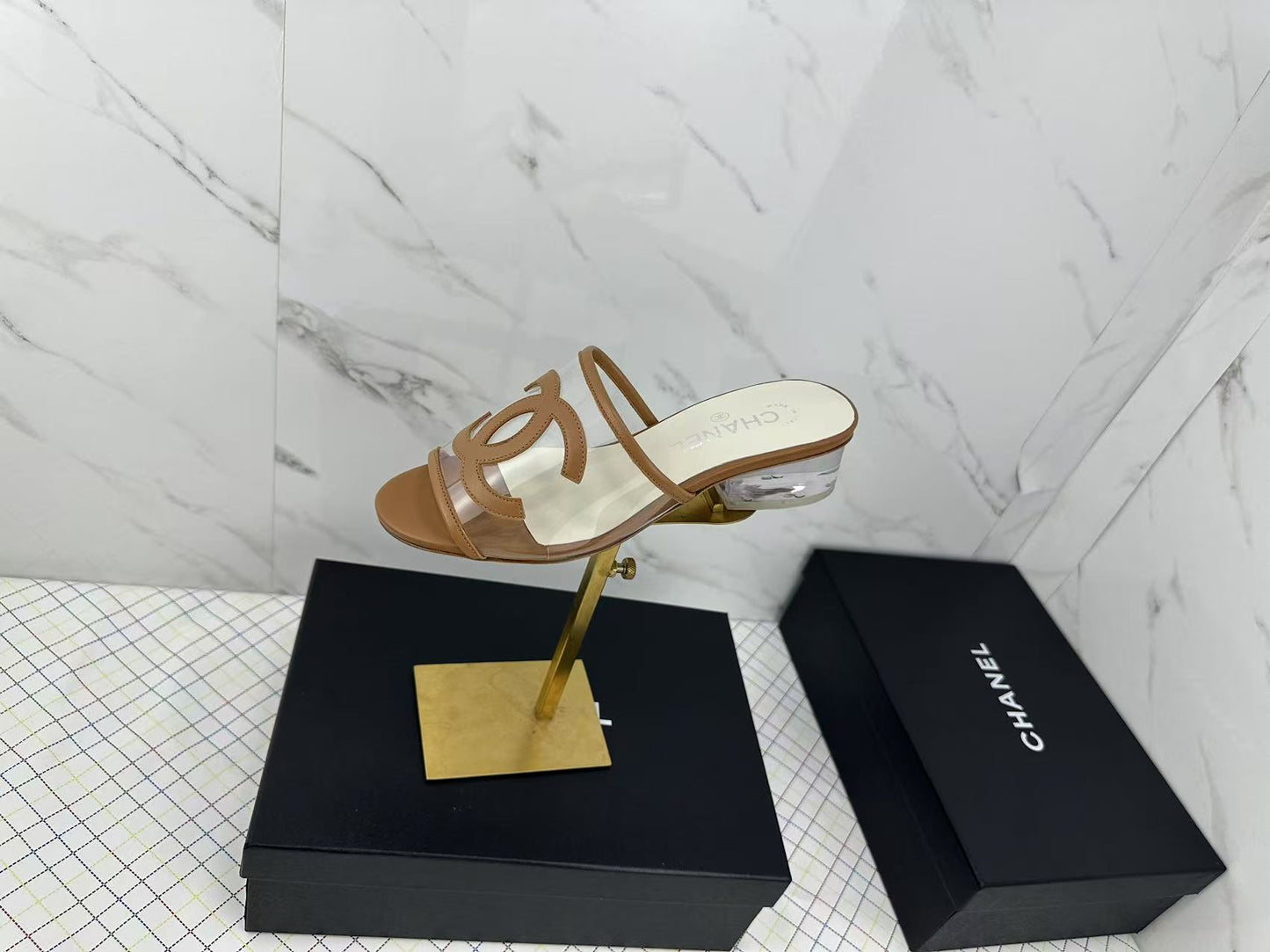 Luxury and fashionable versatile high heel sandals 0425041301