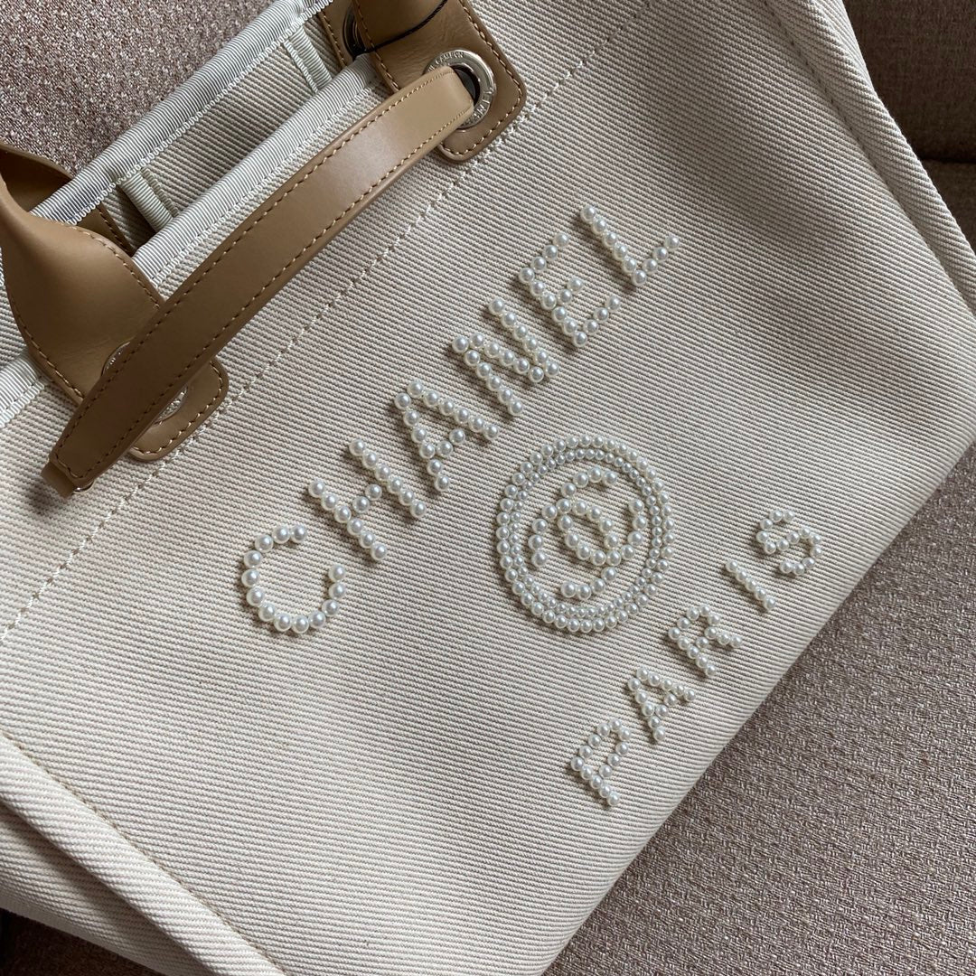 CHA Deauville Tote Tweed Bag Summer Collection White For Women 0425022502