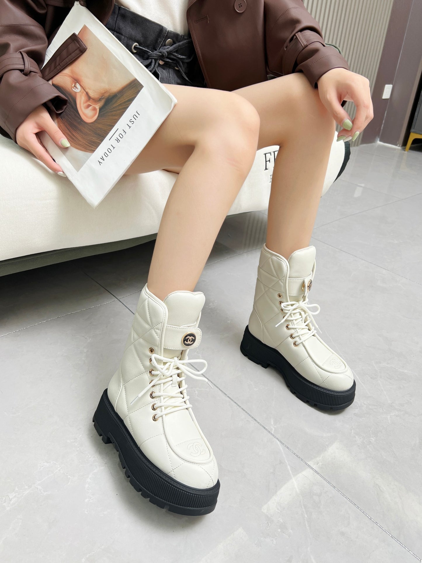 24 New Fall and Winter Fashion Women's Boots 0424090214