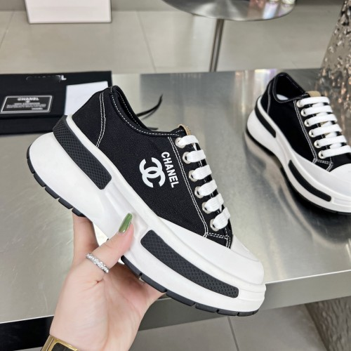 24 New CL Classic Canvas Leather Casual Shoes XC0424040705