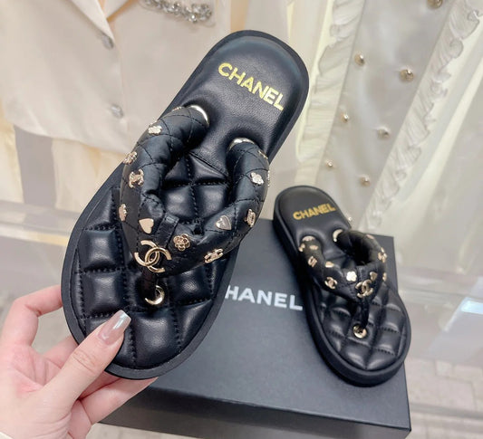 CL ss23 Full Logo flip flops