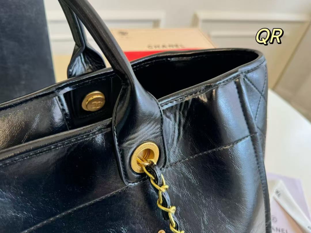 CHA Leather Large Shopping Tote Bag 04250032601