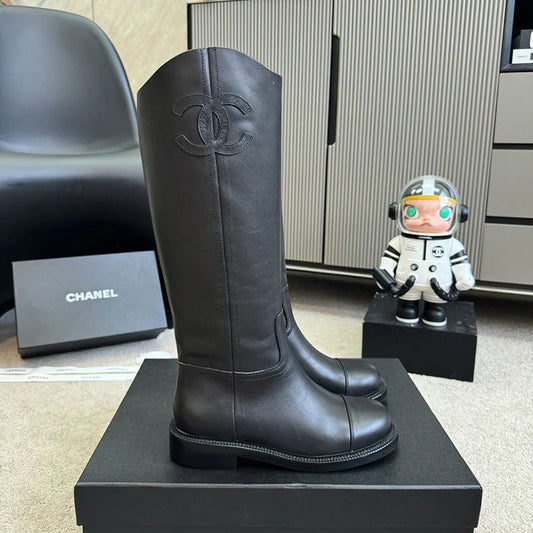 Long barreled knight leather boots for women 1024093013