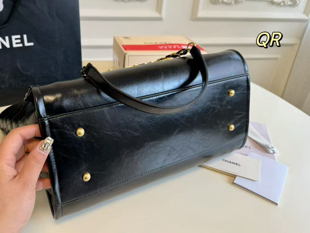 CHA Leather Large Shopping Tote Bag 04250032601