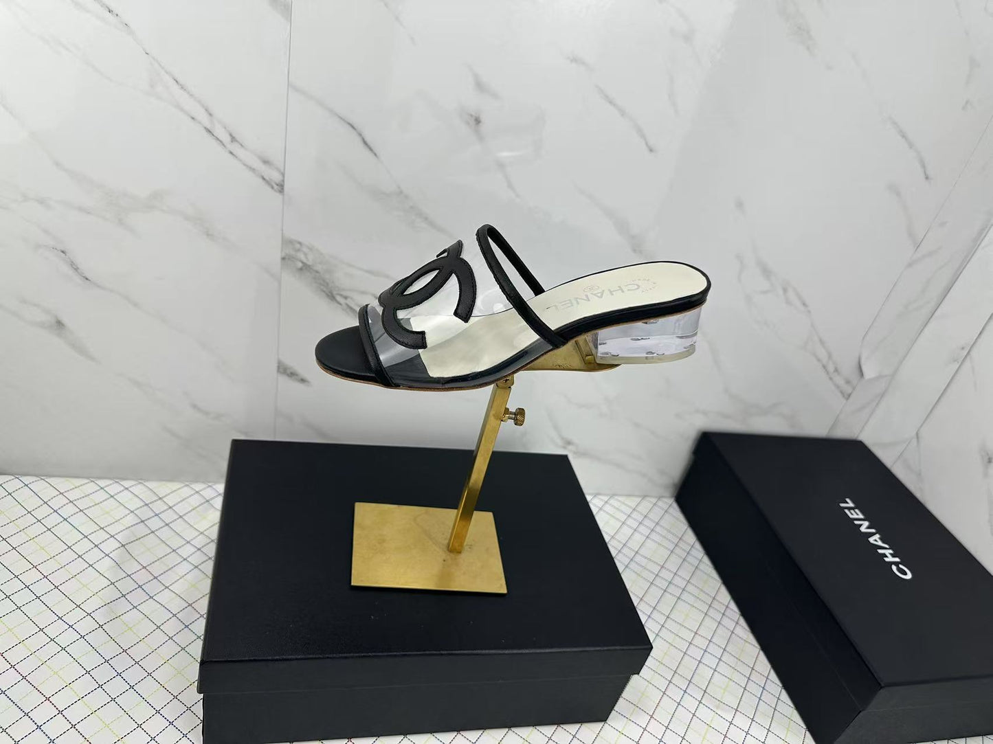 Luxury and fashionable versatile high heel sandals 0425041301