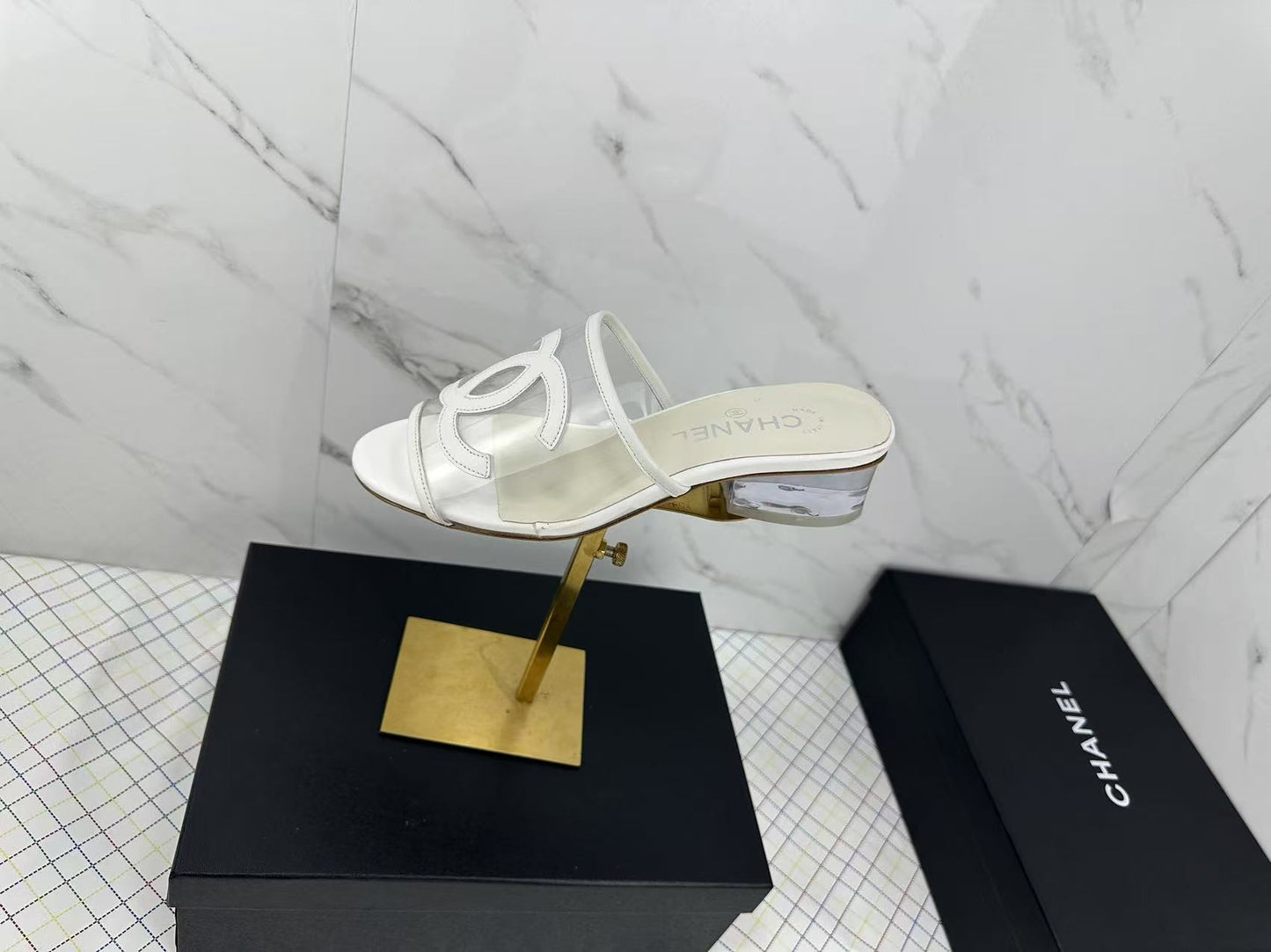 Luxury and fashionable versatile high heel sandals 0425041301