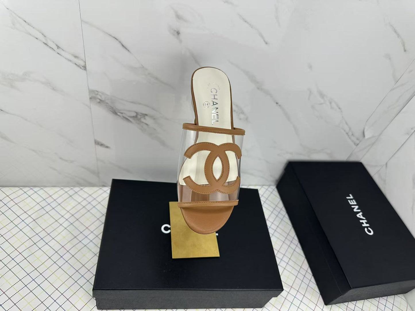 Luxury and fashionable versatile high heel sandals 0425041301