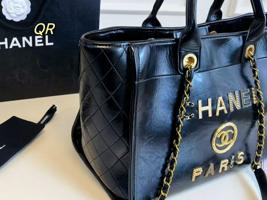 CHA Leather Large Shopping Tote Bag 04250032601