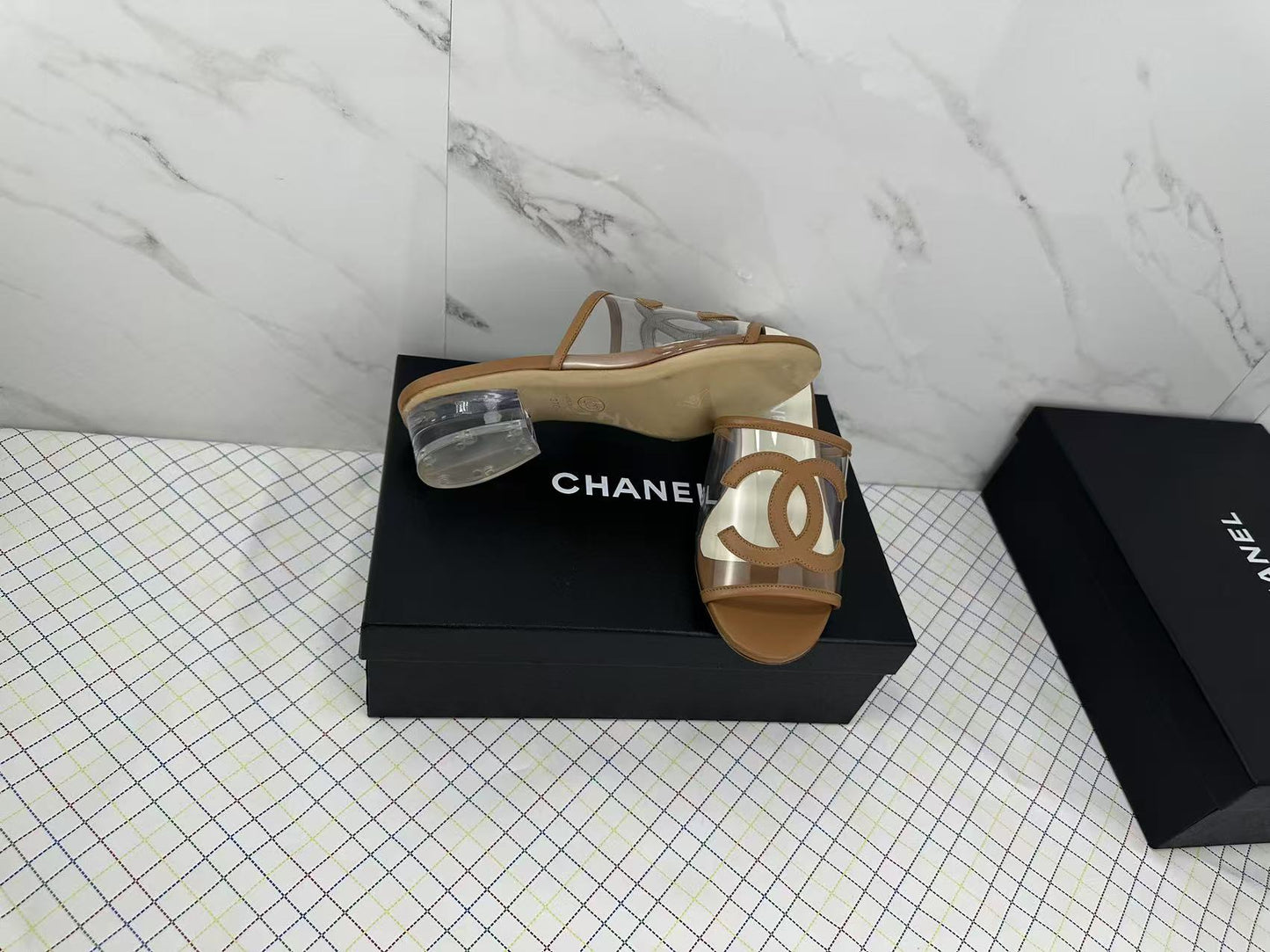Luxury and fashionable versatile high heel sandals 0425041301