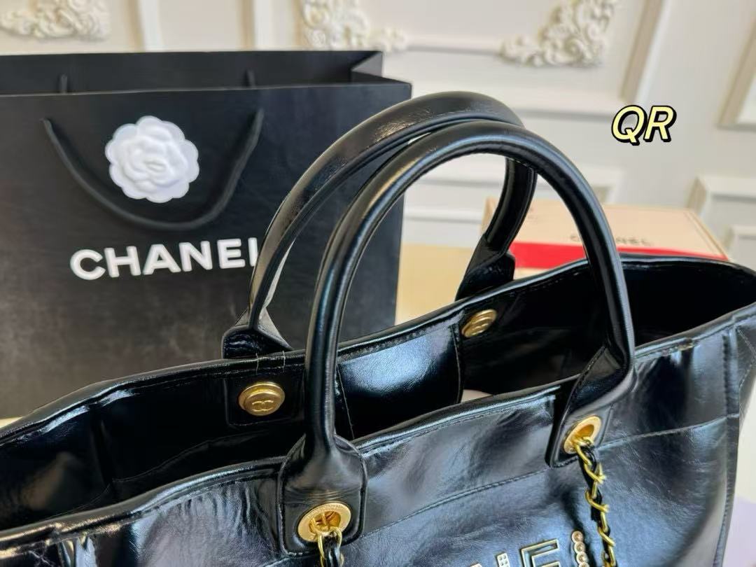CHA Leather Large Shopping Tote Bag 04250032601