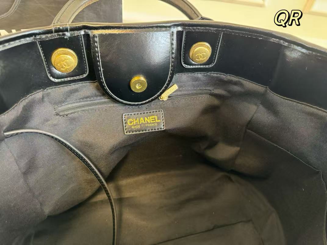 CHA Leather Large Shopping Tote Bag 04250032601